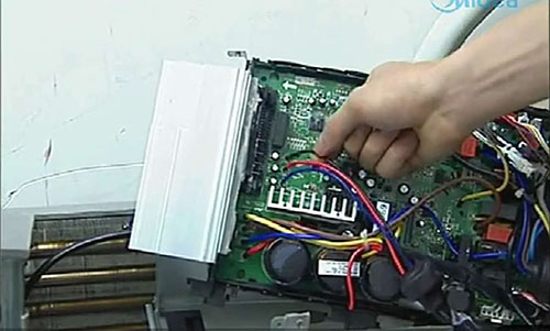 延长美的空调电话是多少